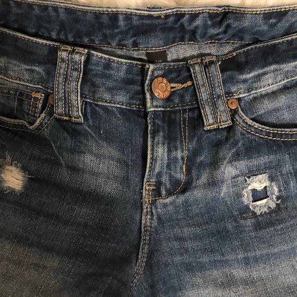 GAP Mid-Rise Dark Wash Distressed Shorts - Picture 2 of 5